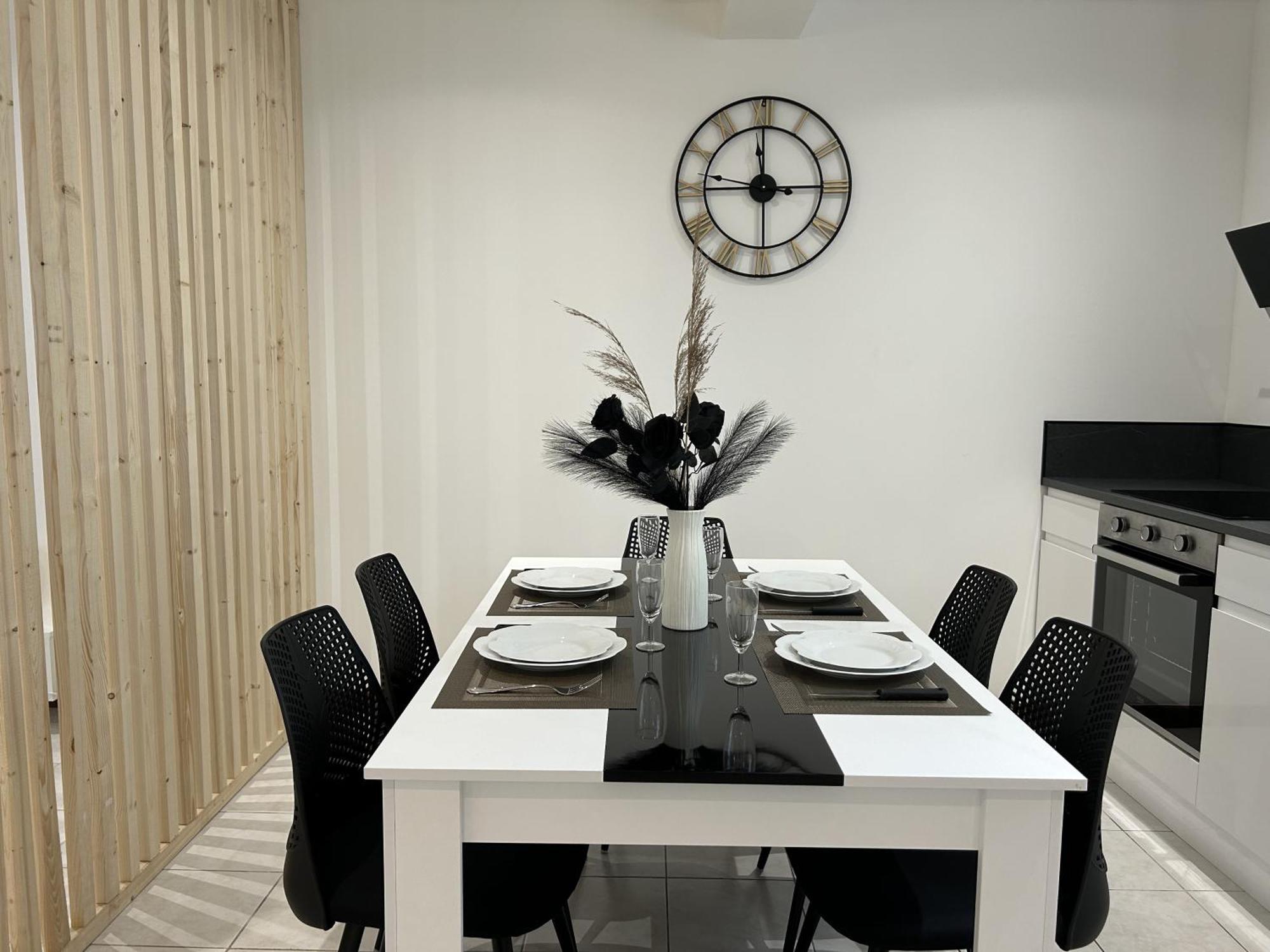 Centre Avec Garage - Parking Apartment *